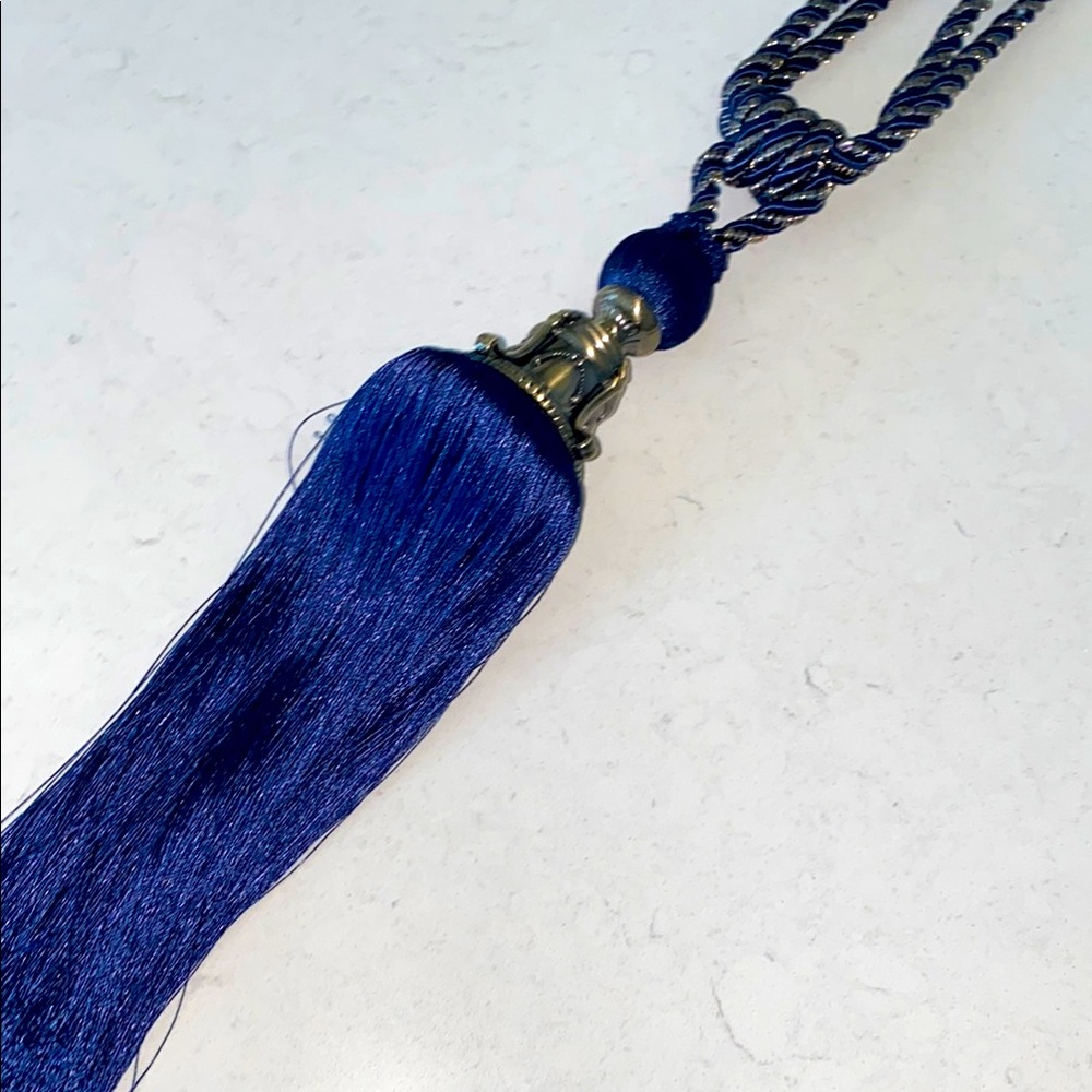 Elegant Blue Tassel Necklace